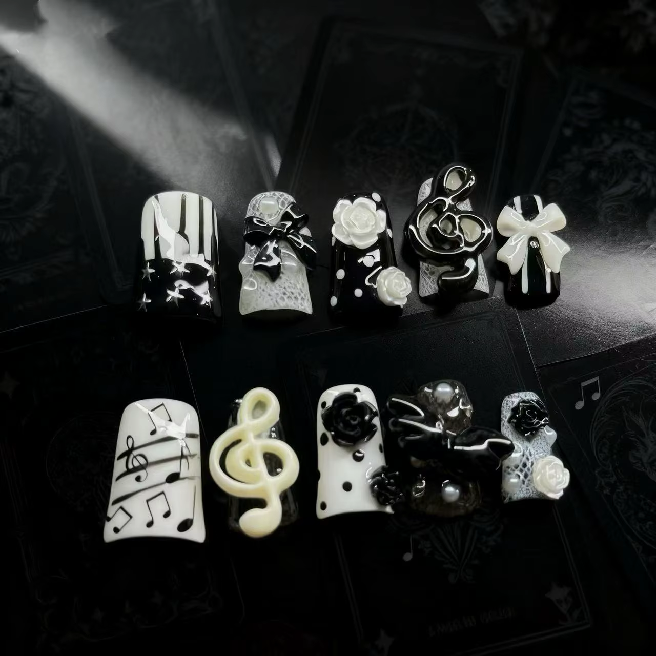 10 pièces à la main gothique presse sur ongles Punk foncé 3D Note de musique conception faux ongles