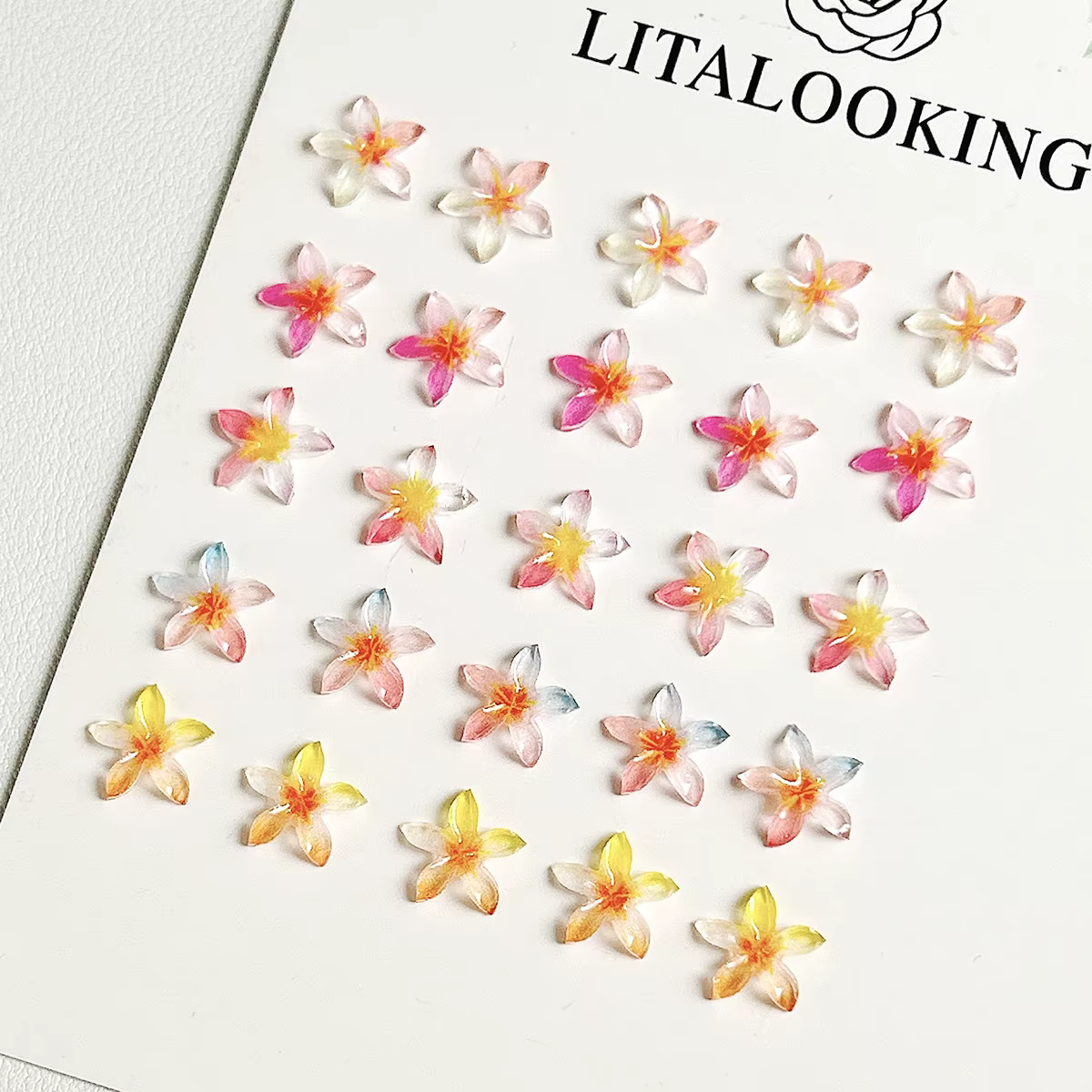 20 pièces de décorations pour ongles en résine en forme de fleur de lys – Style féerique pastel japo