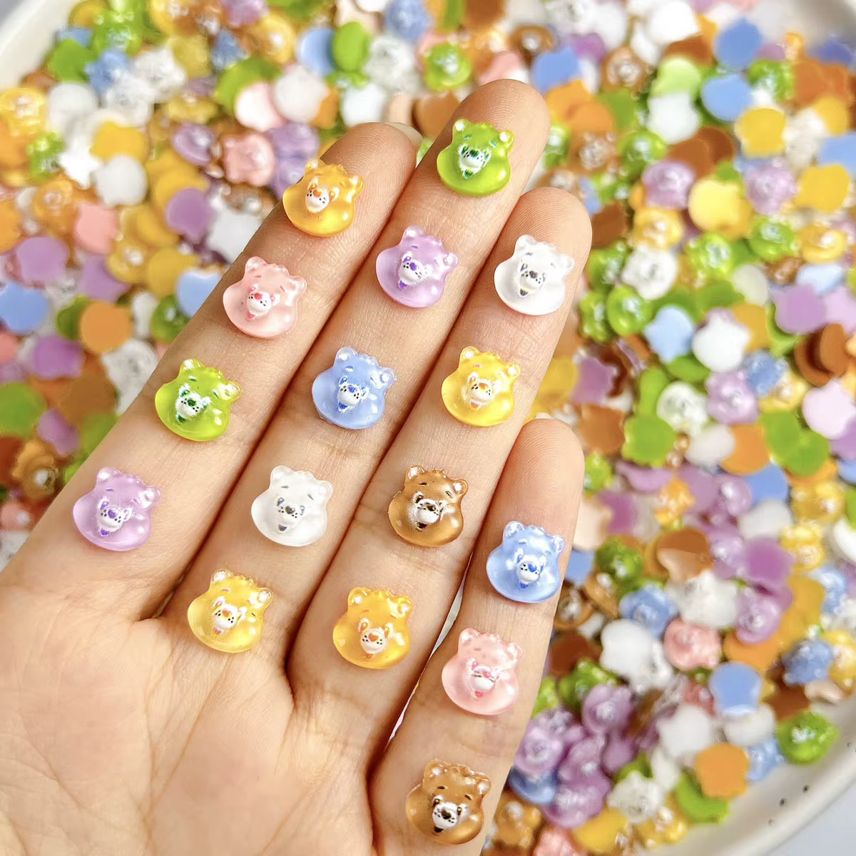 50 pièces plusieurs couleurs dessin animé Kawaii ours tête résine ongles breloques créatif transluci