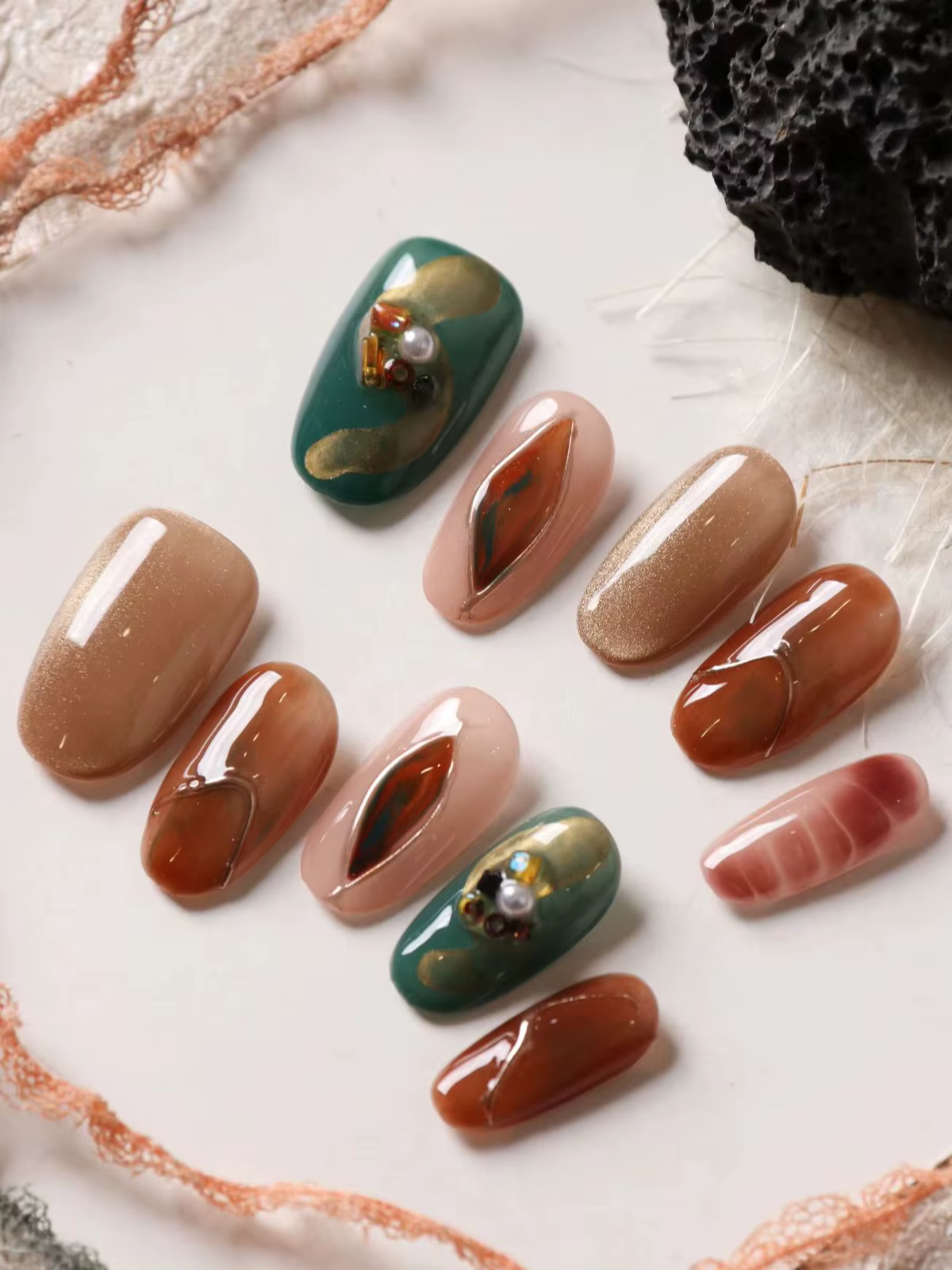 10 faux ongles à presser Marron Vert Effet Halation pour le bureau et le quotidien Kit d'ongles arti
