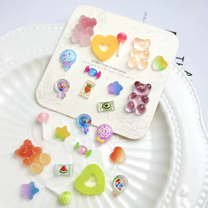 Bonbons colorés série mixte Nail Art breloques peints sucettes Fudge coeurs bêtes décorations d'ongl