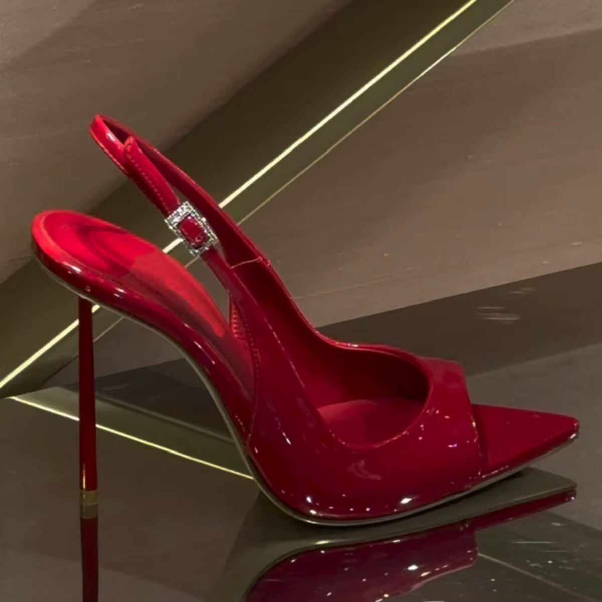 Sandales à talons hauts pour femme en cuir verni rouge, à bout pointu et talon fin, nouveau style pr