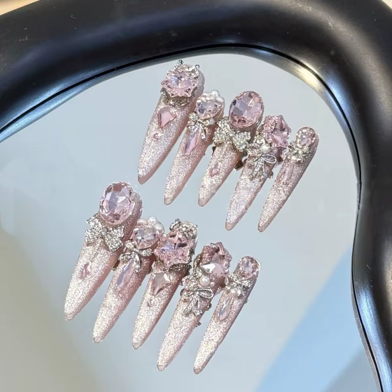 Faux ongles à presser en amande faits main, de luxe, réutilisables, avec strass épais en forme de go