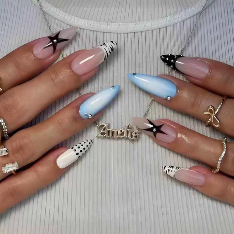 24 pièces amande presse sur ongles Y2K étoile diamant conceptions pour filles Cool couleur nue faux 
