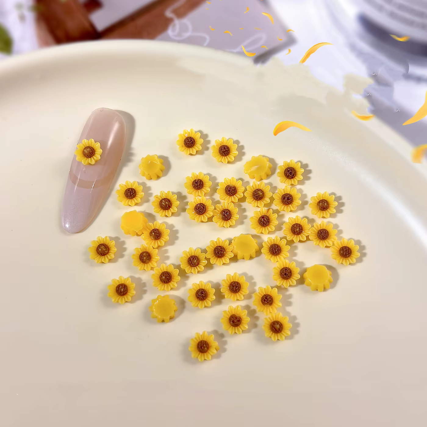 50 Breloques Réalistes en Résine Mini Marguerites Fleurs Jaunes pour Ongles, Décorations Printemps-É