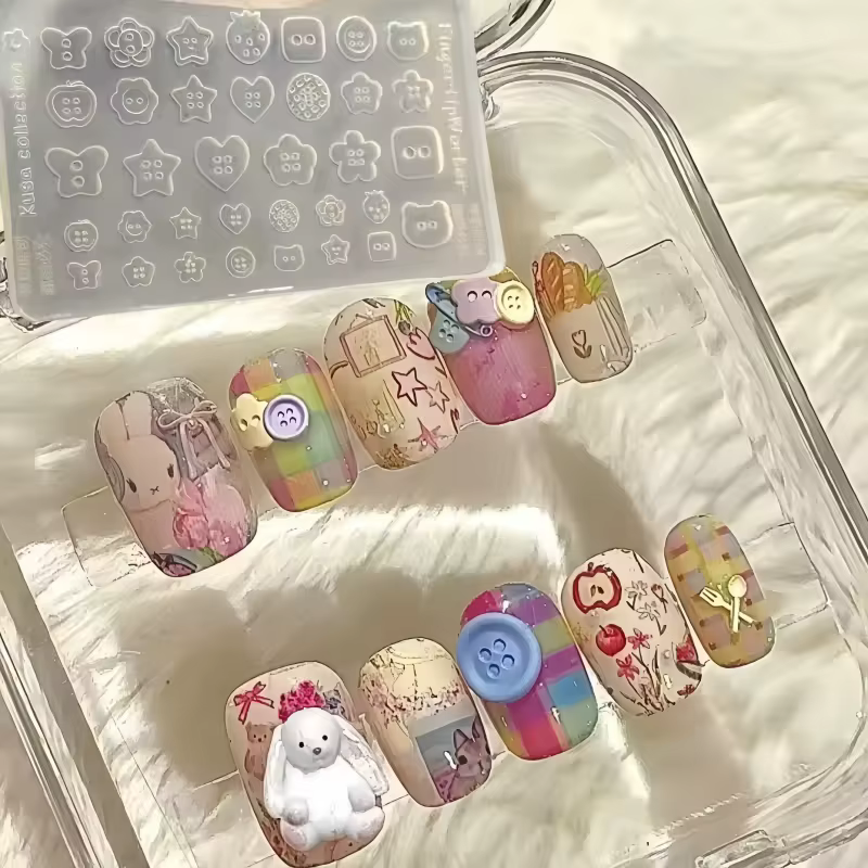 Un moule à ongles de dessin animé, porte-clés, serrure d'amour, bouton étoile, bouton de forme irrég