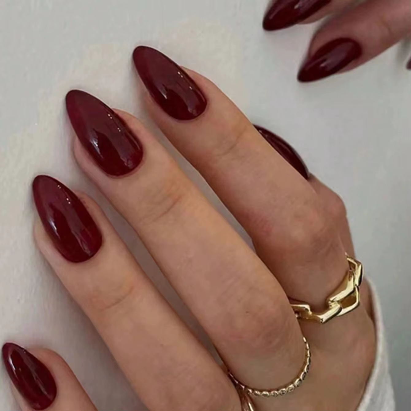 24 pièces/ensemble Simple vin rouge faux ongles mi-longue amande presse sur ongles Art portable tête