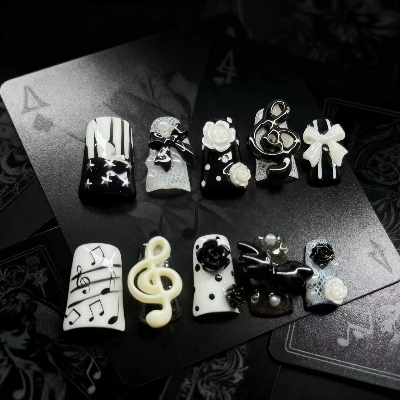 Nouvelles 10 pièces de faux ongles à presser faits main, style gothique punk sombre, motif note de m