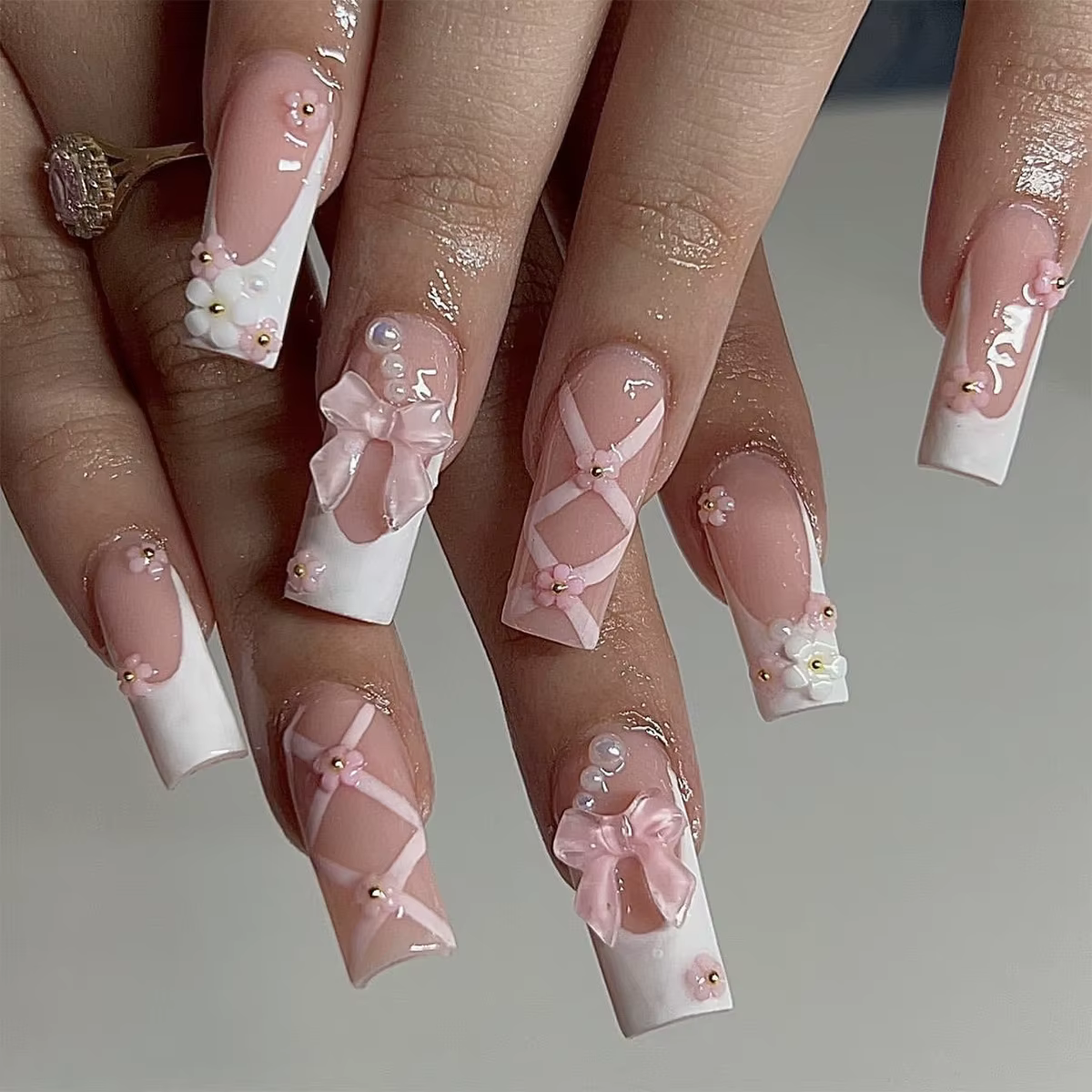 24 faux ongles carrés, 1 autocollant de colle en gel + 1 lime à ongles