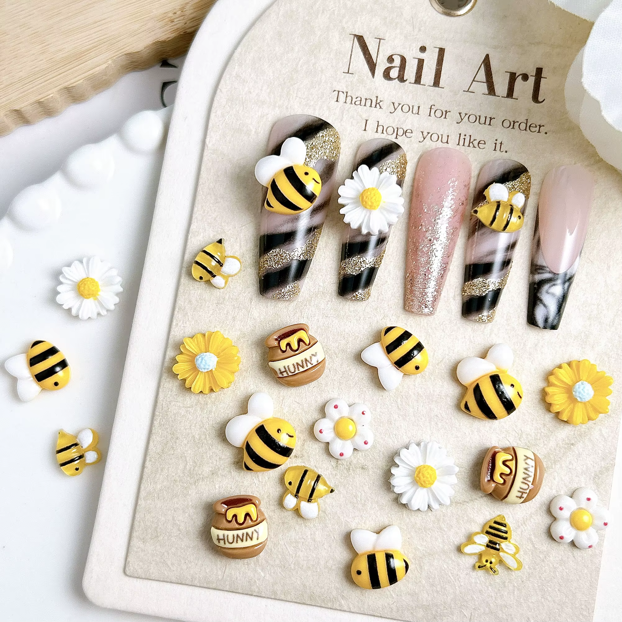 50 pièces 3D dessin animé mignon jaune abeille Nail Art breloques créatif potelé miel peut tournesol