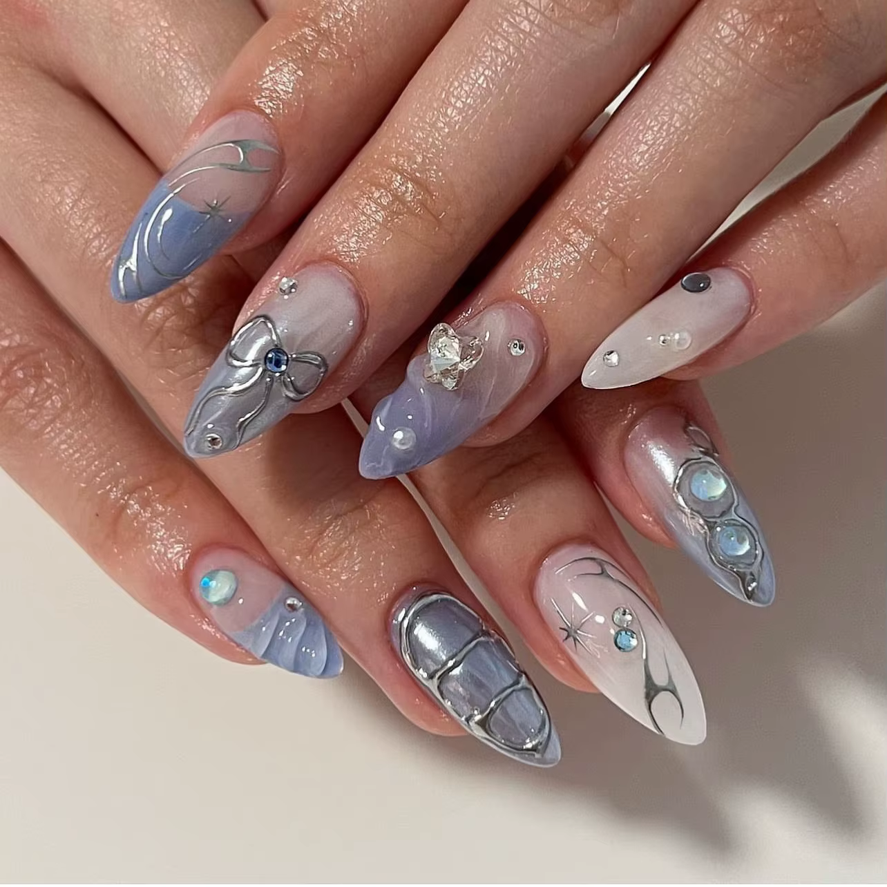 Faux ongles français longs à pression en amande, avec nœud rose, Design floral portable, manucure ov