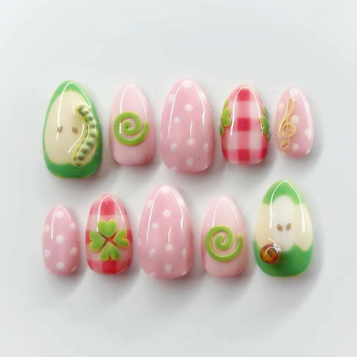 30 faux ongles de la série Music Orchard, motifs mignons de petites insectes et notes de musique, ro