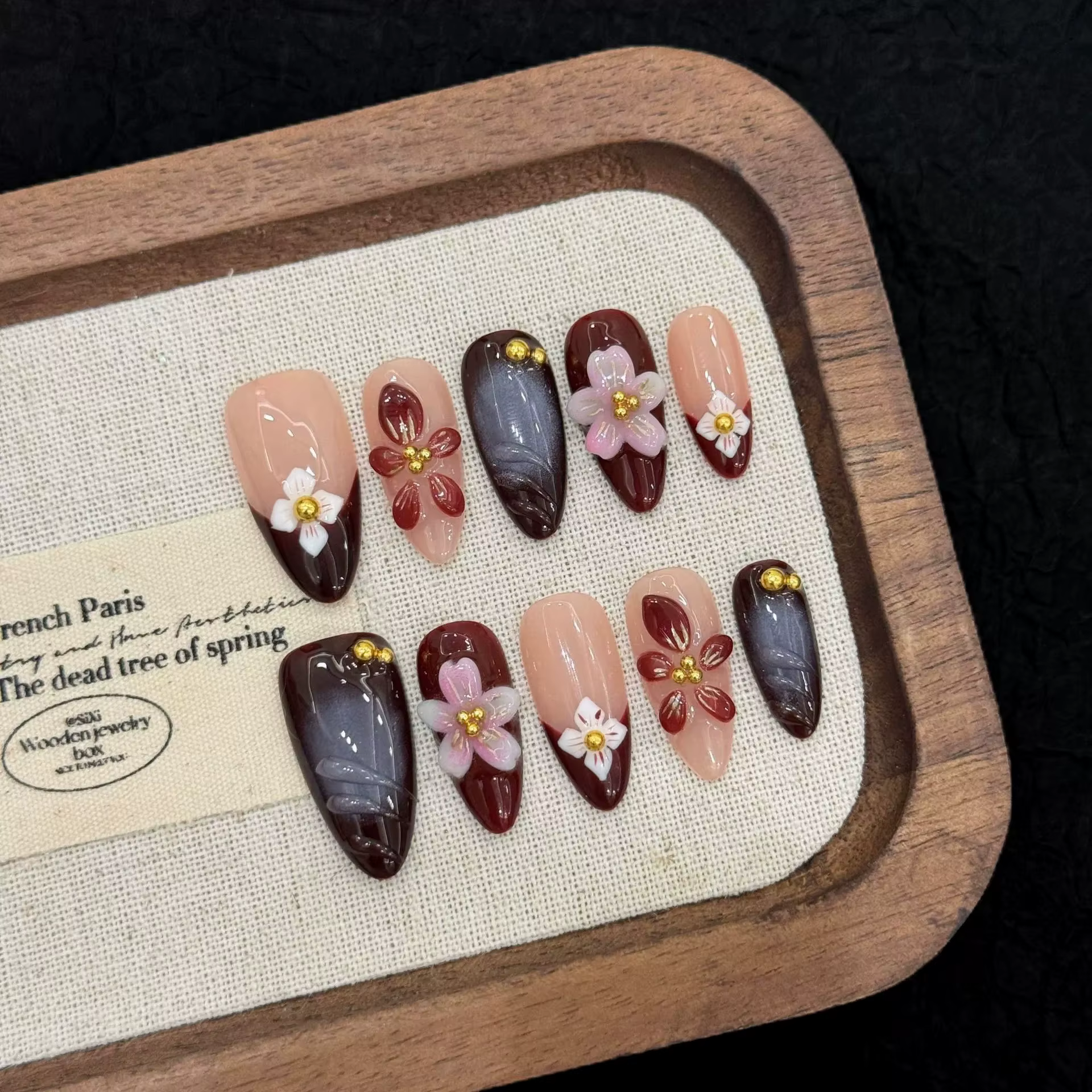 10 pièces presse à la main sur les ongles amande faux ongles 3D étoile de mer fleur décor paillettes