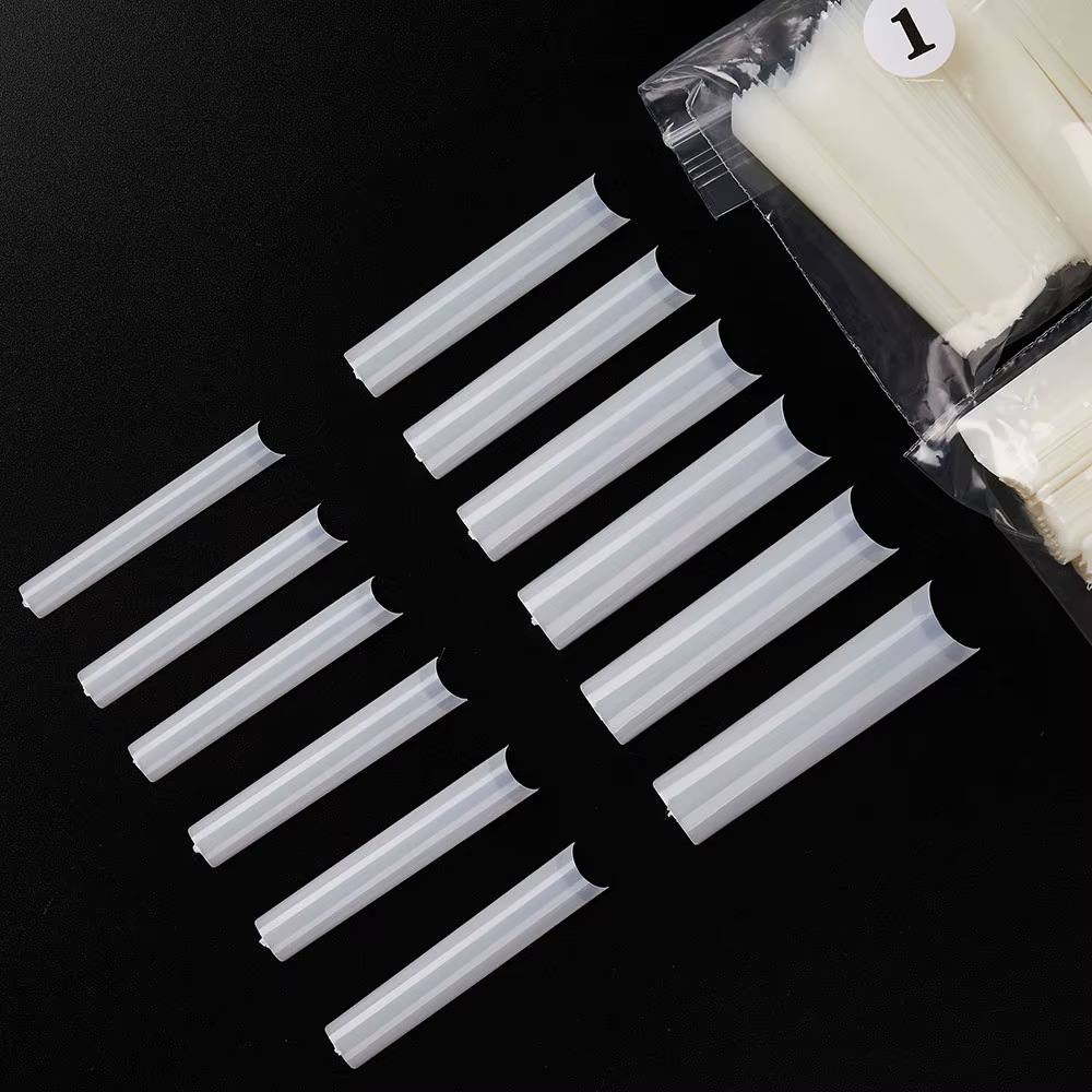 Faux ongles longs en forme de cercueil/carré en acrylique, demi-couverture, pointes droites et incur