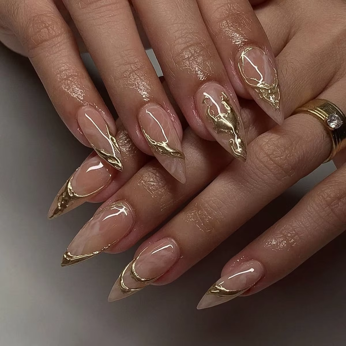 Faux ongles français à pression en forme d'amande, 24 pièces, bande de bordure dorée, couverture com