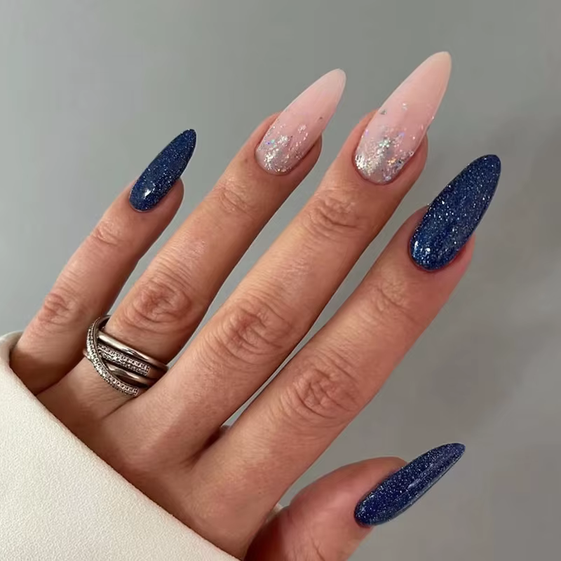 24 pièces fleur couverture complète Nail Art longue amande faux ongles avec poudre brillante dorée c
