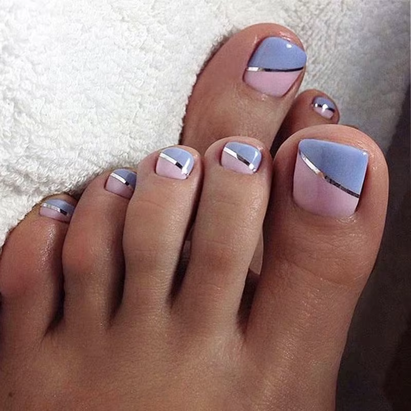 Faux ongles français simples pour orteils