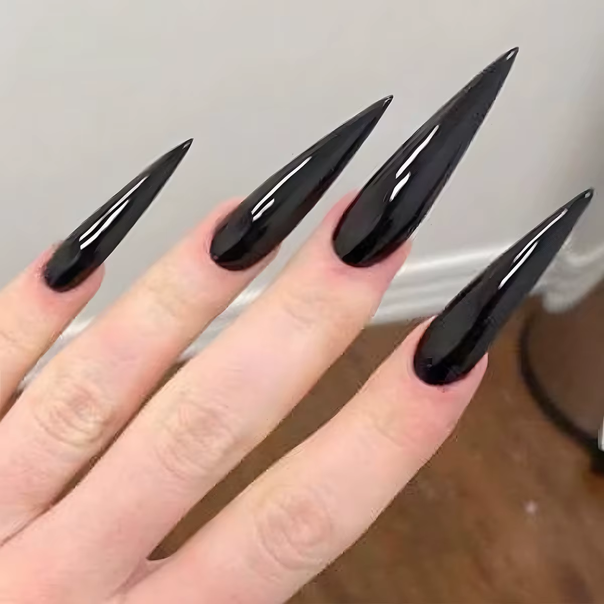 24 faux ongles à presser