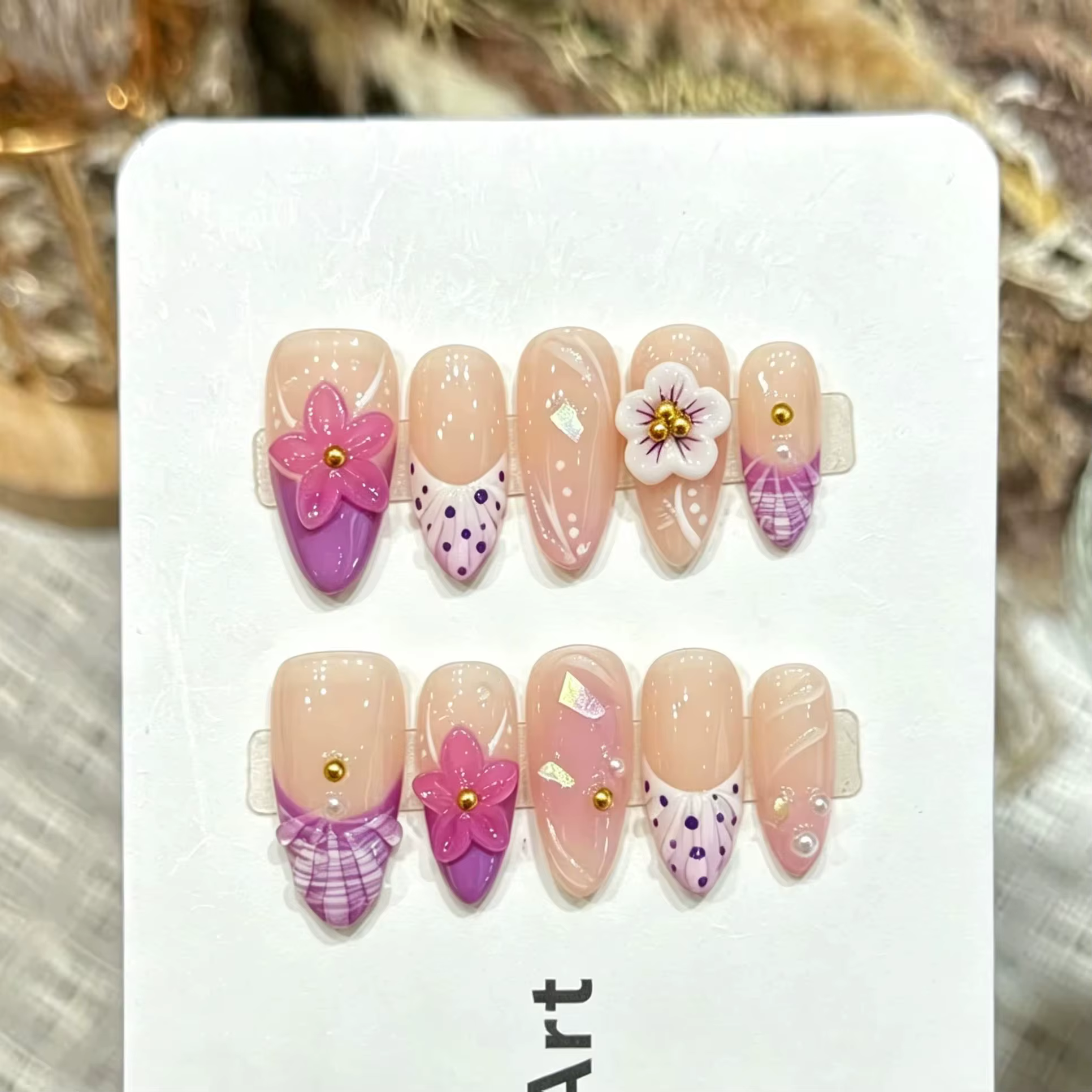 10 faux ongles à presser moyens en forme d'amande