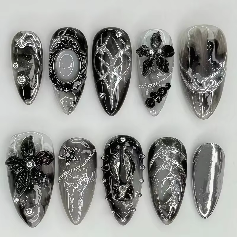 2026 : nouveau lot de 24 faux ongles minimalistes de forme amande, de style français, qui peuvent être utilisés en combinaison avec des manucures de type « patch ».