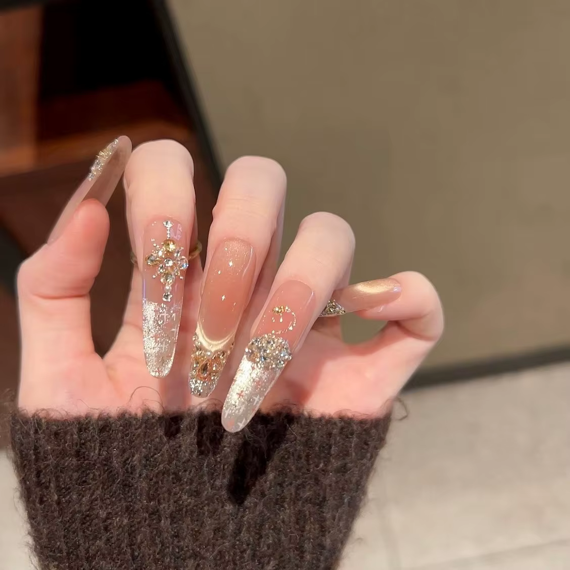 Faux ongles à presser French Manucure Effet Œil de Chat Nœud Papillon Zircon