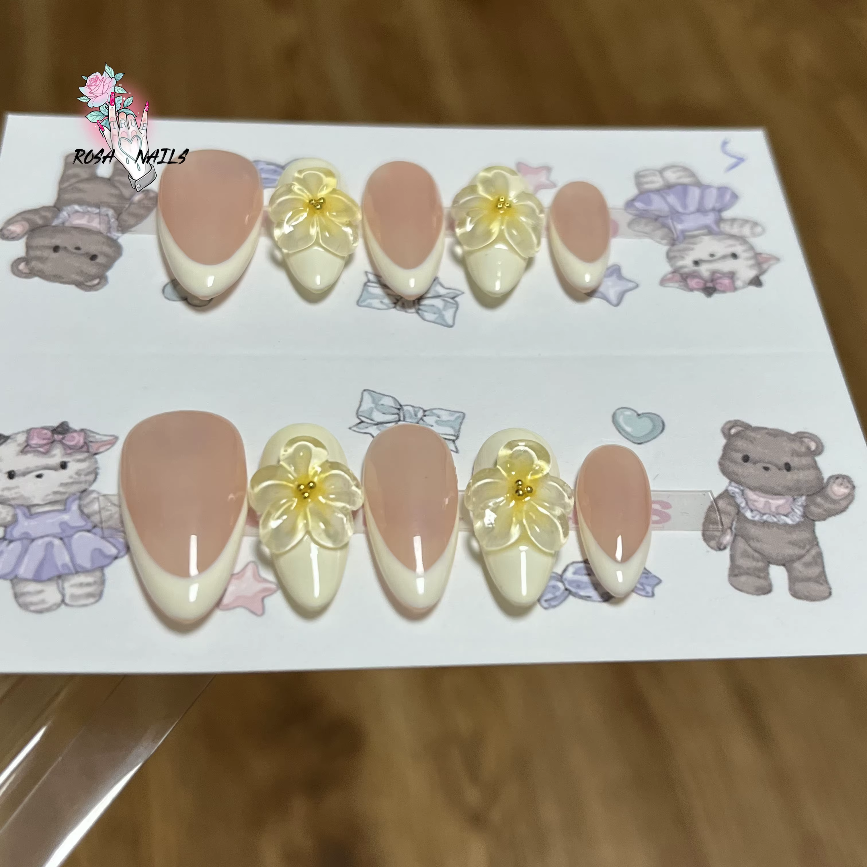Faux ongles 3D en acrylique faits à la main