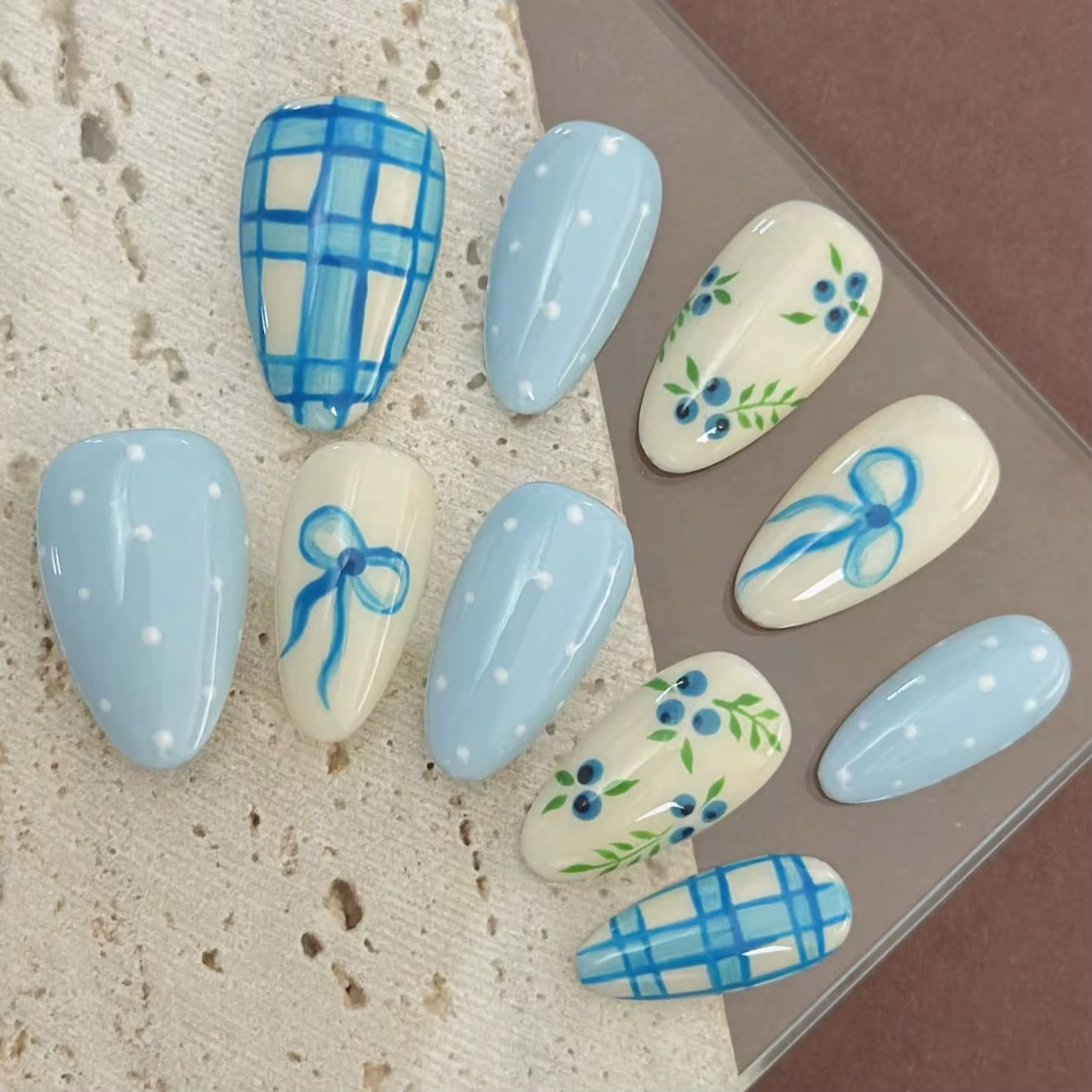 10 faux ongles adorables en forme d'amande