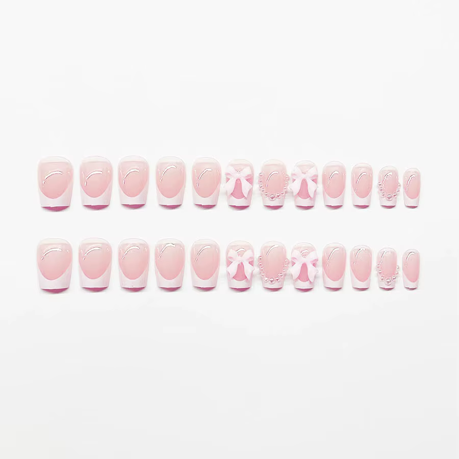 24 pièces mode faux ongles avec Design court