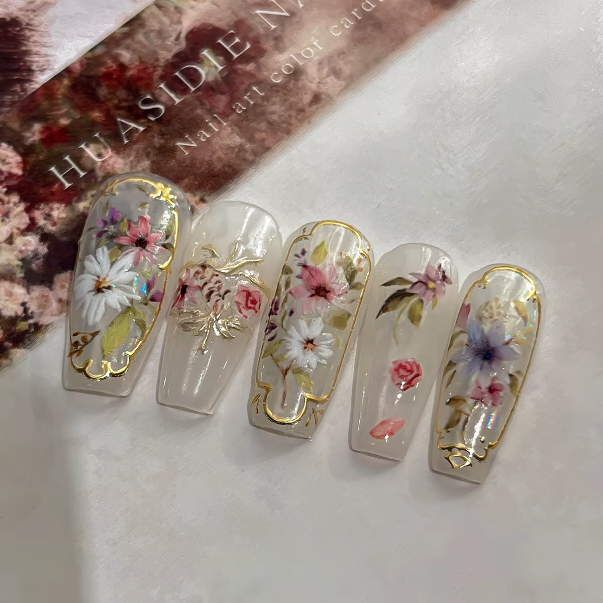 Autocollants 3D pour ongles Fleurs Élégantes, Motifs Palais Dorés, Décorations Auto-adhésives pour Nail Art, Fournitures DIY