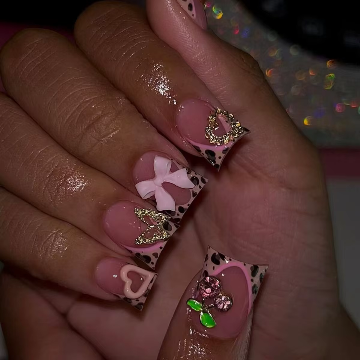 24 pièces nu rose doux faux ongles court bec de canard imprimé léopard français