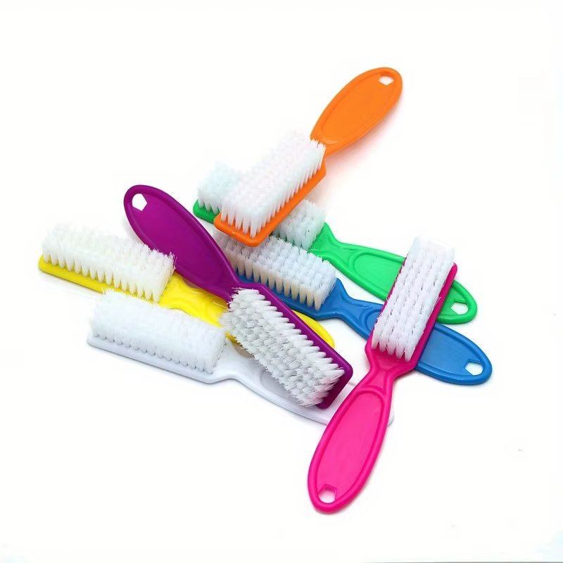 Outils de nettoyage pour manucure
