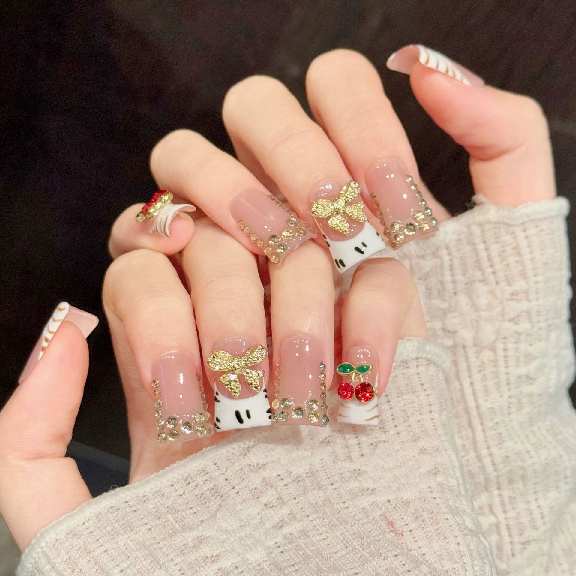 10 faux ongles faits à la main en forme de canard