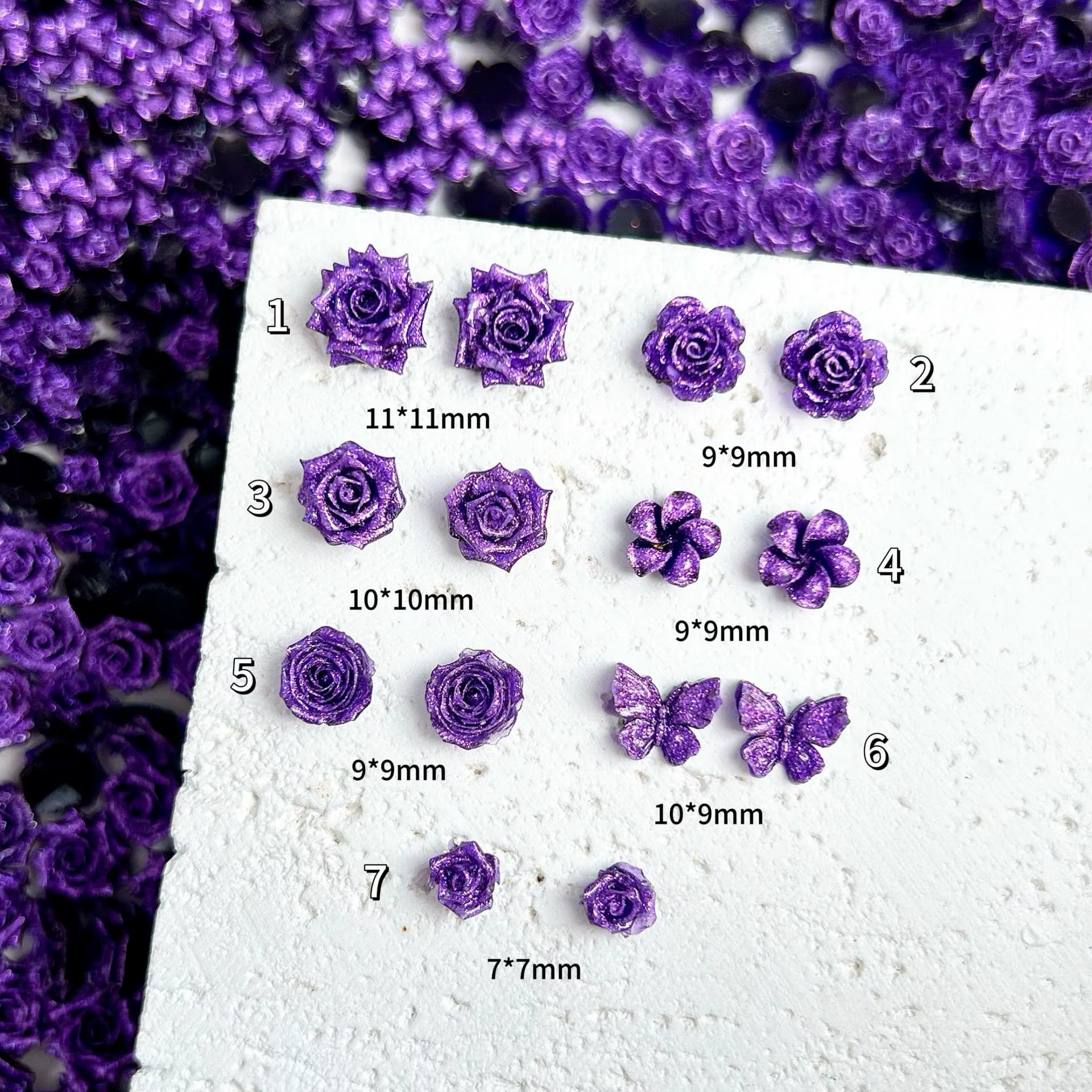 Décoration d'ongles en forme de fleurs violettes douces