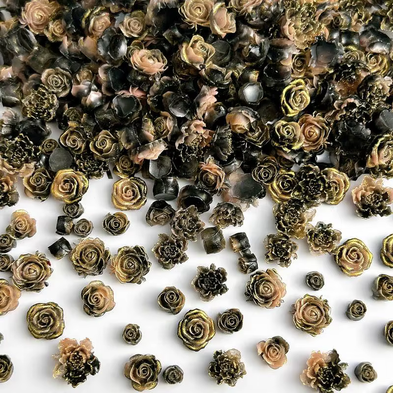 Breloques à ongles en résine incrustée de feuille d'or