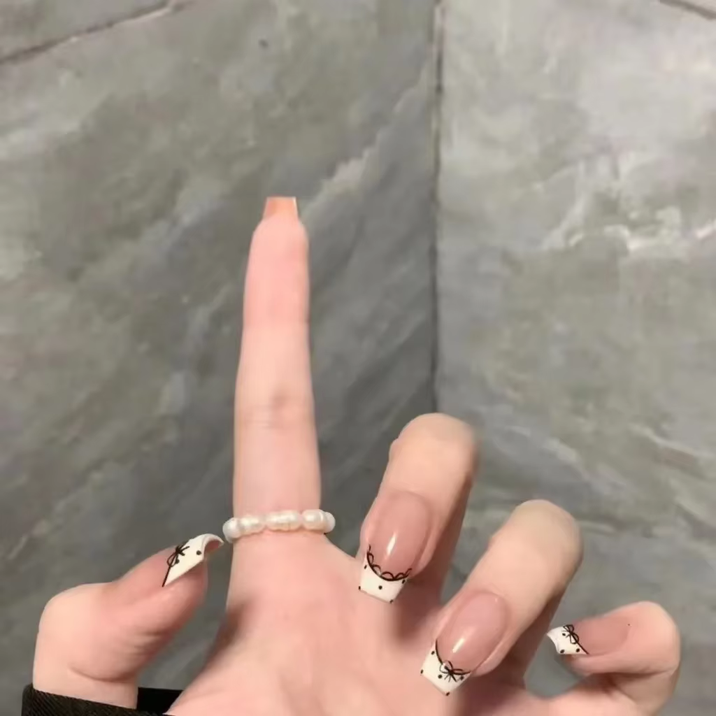 10 pièces mignon Sexy français dentelle presse sur les ongles doux à pois arc à la main faux
