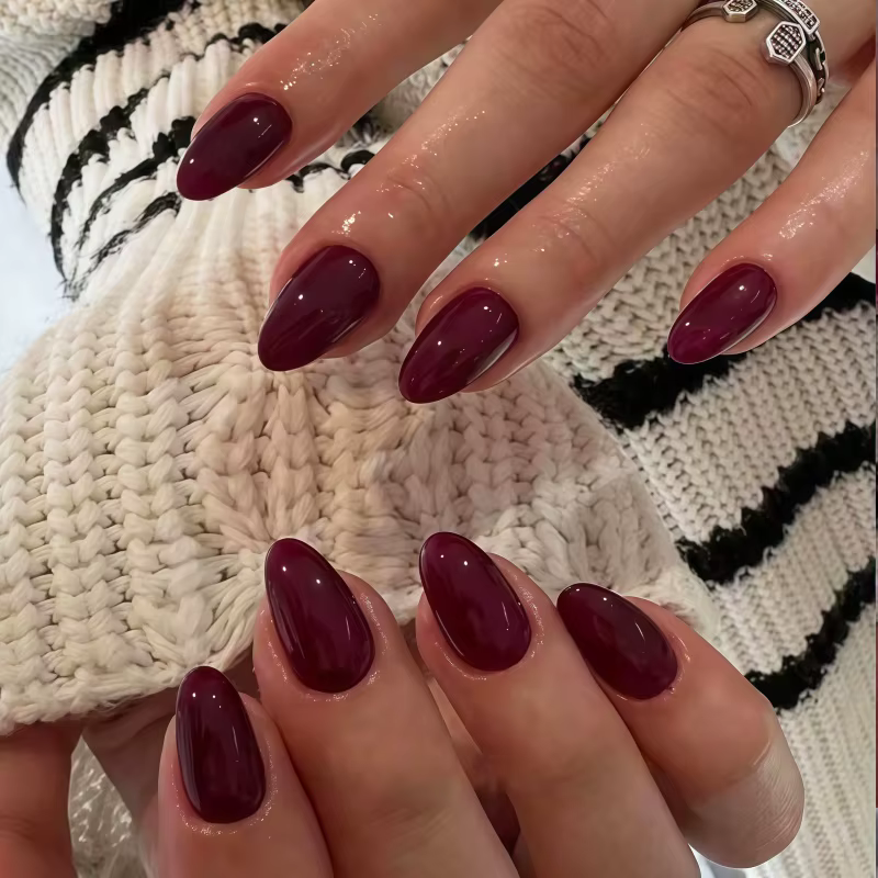 24 faux ongles de couleur unie rouge vin