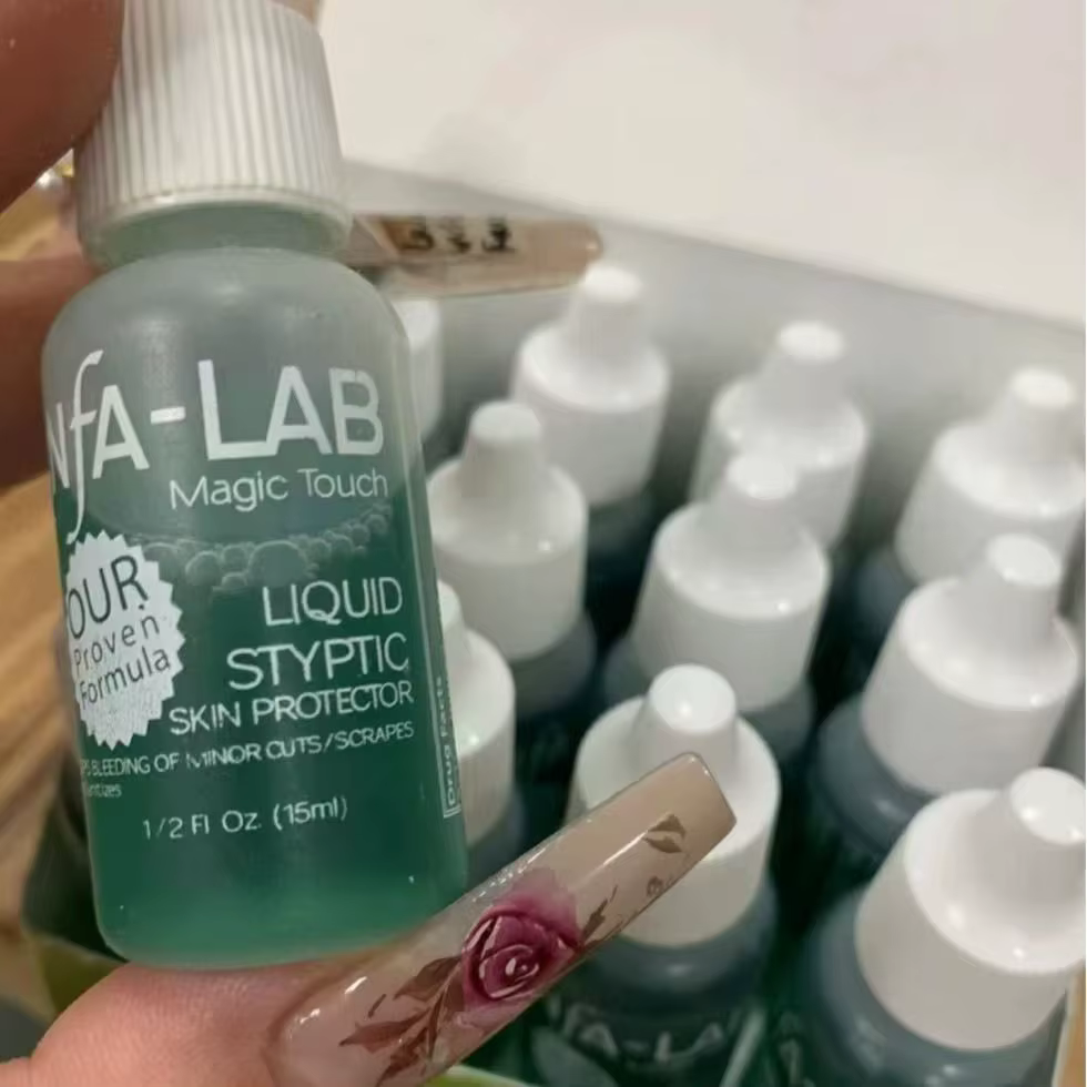 Outil hémostatique pour Nail Art