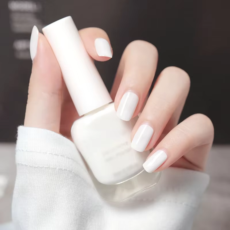 Vernis à ongles rose à base d'eau