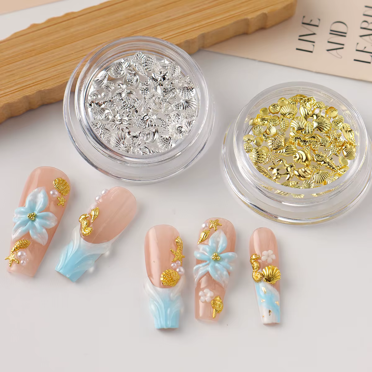 1 Boîte de Décorations Métalliques pour Ongles Thème Océan Doré – Coquillages