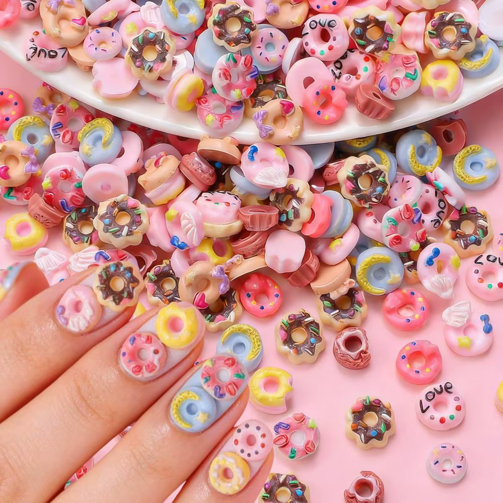 50 Breloques 3D Mixtes en Forme de Donut pour Ongles