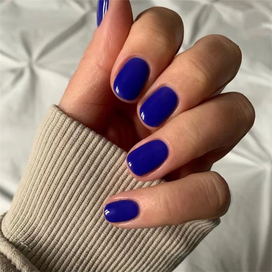 24 pièces/ensemble Faux ongles en acrylique à couverture complète à presser, courts, style French, rouges brillants, amovibles, fournitures pour ongles