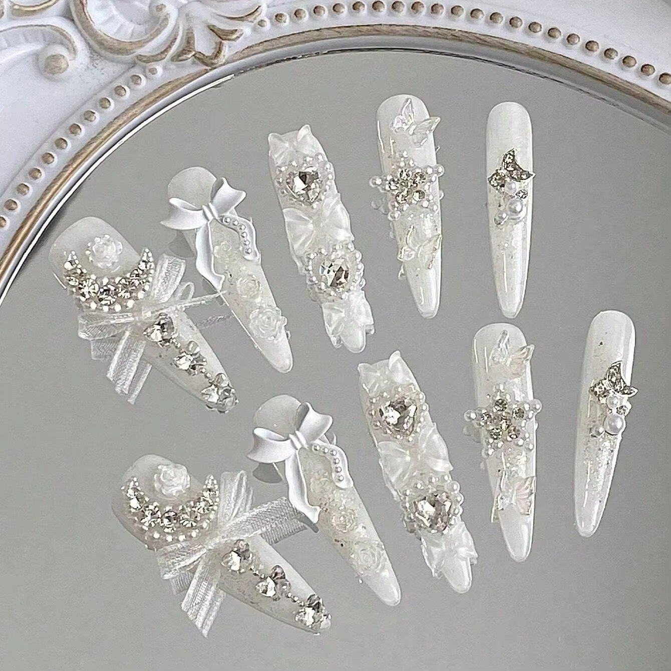 10 faux ongles longs en forme d'amande pressés à la main