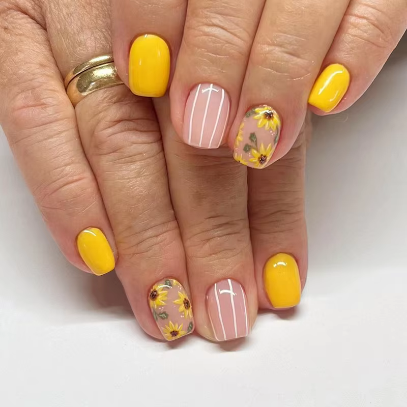 24 ps/lot portant des faux ongles Art tournesol fleur blanchissant à la mode