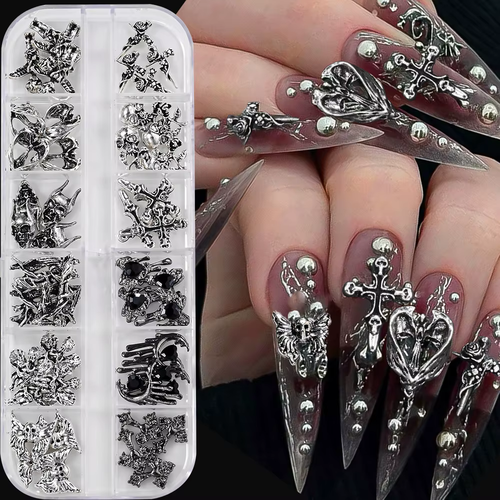 12 Grille 3D Halloween Punk rétro alliage croix ongles breloques Y2k gothique métal pistolet noir argent crâne