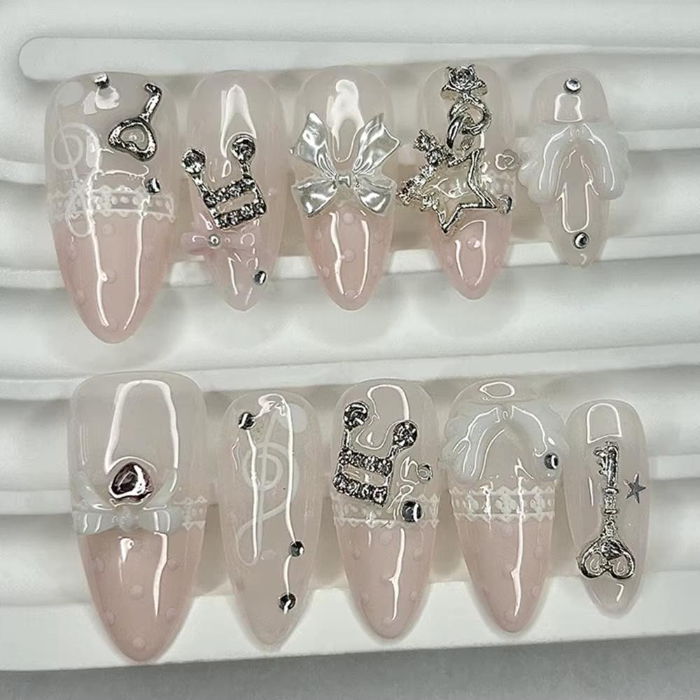 Notes musicales Vintage rose mignon dentelle à pois français amande presse sur les ongles à la main 3D arc étoiles