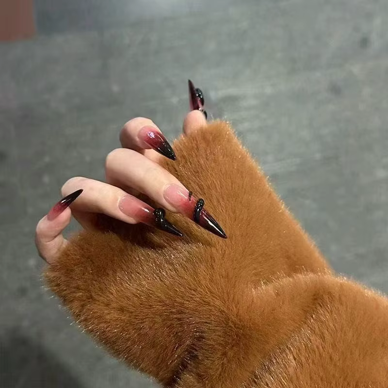 2025 Année du Serpent Fait À La Main Long Tip Presse Sur Les Ongles Spice Girl Rouge Foncé Nouvel