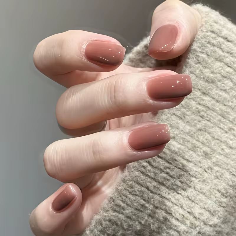 NOCIS 14ml Un vernis à ongles rouge-brun haut de gamme pour l'automne et l'hiver qui crée une ambiance magnifique