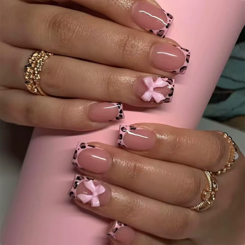 24 faux ongles courts rose nude