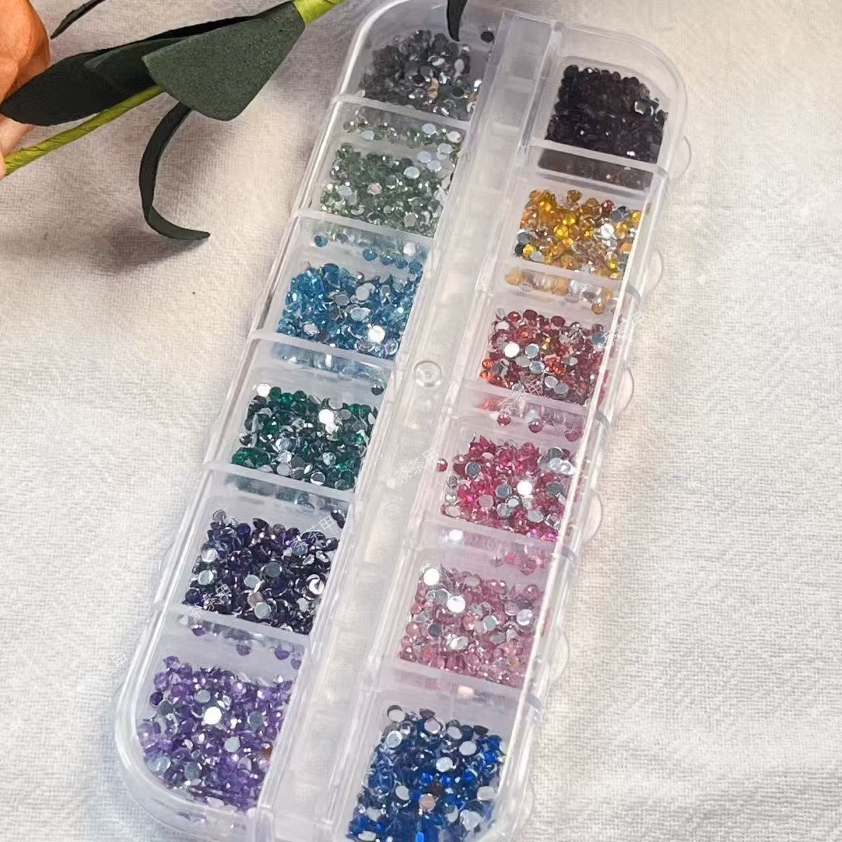 12 Grilles de Strass Scintillants pour Nail Art - Pierres à Dos Plat pour Décoration Polyvalente - Ornent les Ongles