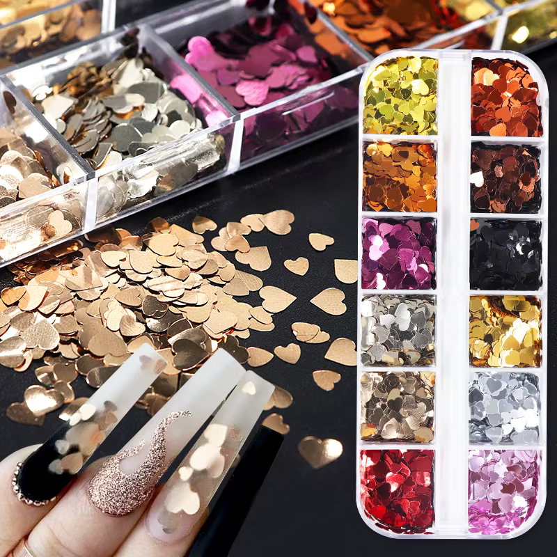 Saint Valentin Nail Art métallique amour coeurs paillettes romantique ongles breloques or coeur